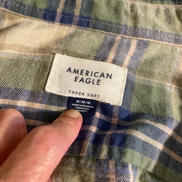 American Eagle Plaid Flannel Button Up Shirt Green Plaid Size Medium - Picture 3 of 4